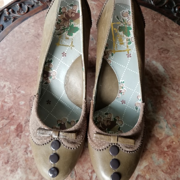 Miss L-Fire Oxford Pumps - Picture 6 of 8